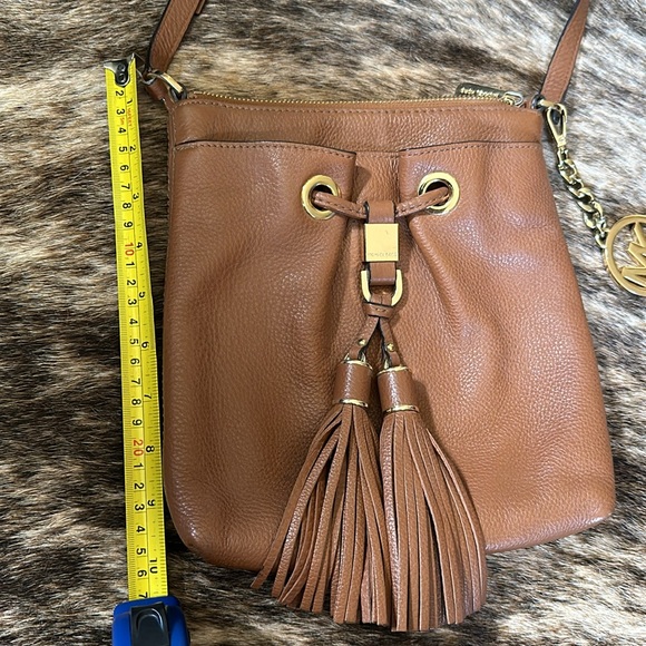 Michael Kors Crossbody - Picture 16 of 16